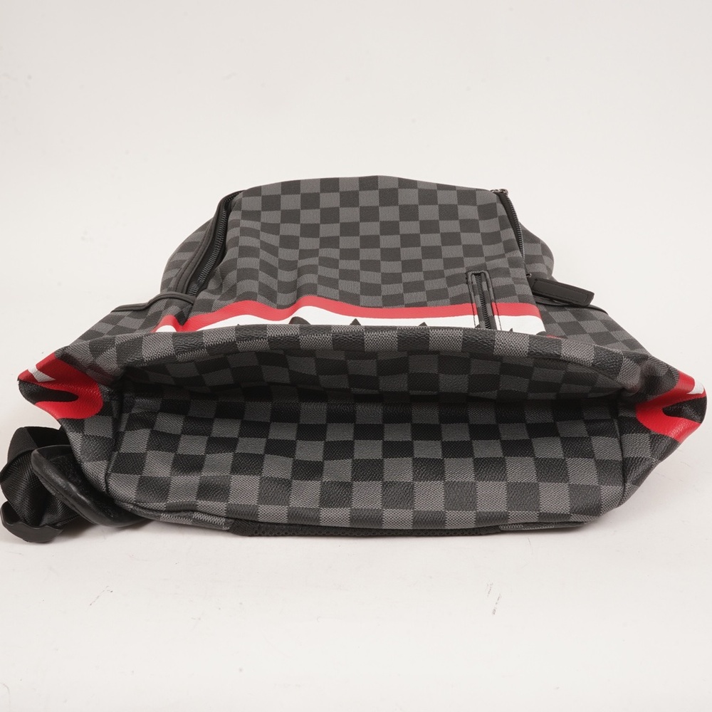 Grey Checkered Pattern Multi-Pocket Shark Teeth Graphic Leather Backpack NWOT - Picture 7 of 11
